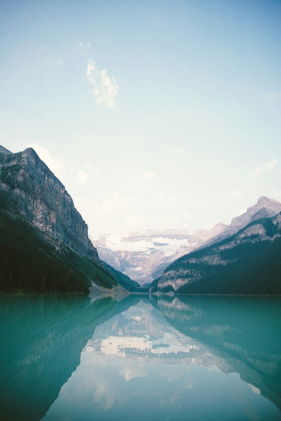 Lake Louise under a clear sky